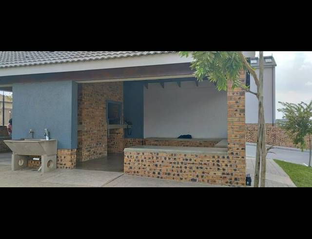 2 BEDROOM APARTMENT FOR SALE IN RIVERSIDE VIEW EXT 35